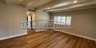 Beautifully Remodeled 4 Bed/2 Full Bath + 2 1/2 Bath Country Club Park Home Gallery 14