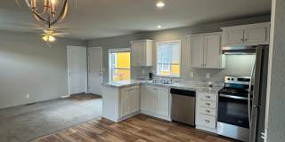 2 bedroom, 2 Bath in the heart of town Gallery 1