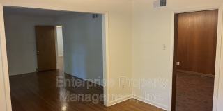 5081 Whitehall Ave Gallery 7