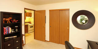 Deckner Manor Gallery 14