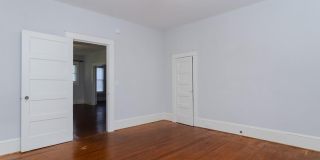 914 Bonham Avenue Gallery 21