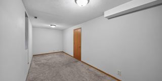 Charming 3BR Townhome in Lincoln Gallery 14