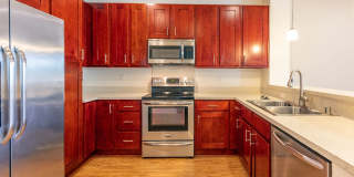 2bd, 2.5 bath, 1car garage w parking in driveway Gallery 3