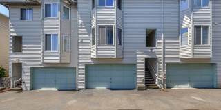 Spacious Townhome with 2 Car Garage Gallery 1