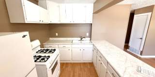 AVAILABLE NOW! 2 Bedroom / 1 Bath Duplex Near Brooks City Base! Gallery 7