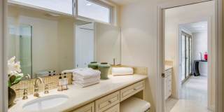 2 Bowie Road Gallery 31