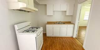 3 Bedroom House with Garage and Fenced Yard!! Gallery 5