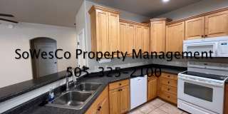 Gorgeous Townhome in Central Farmington with Three Bedroom Plus an Office Gallery 8