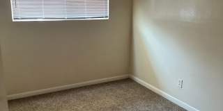 3 Bedroom 1.5 Bathroom Apartment With Garage Gallery 16