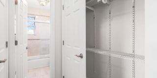 White House Apartments Gallery 13