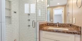 5-Bedroom Tempe Home with Private Pool, Guest House & Garage Near ASU Gallery 16