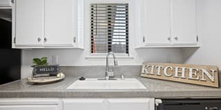 Riverwoods Apartments Gallery 9