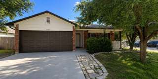 Move-In Ready 4-Bedroom Home Near Tesla, Airport & Downtown Austin Gallery 1