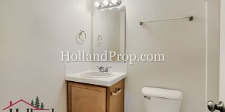 Modern Townhome Near MAX, Nike & High-Tech Corridor Gallery 12