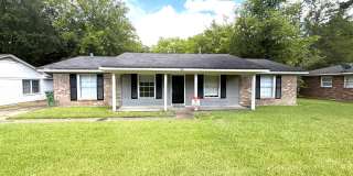 ** 3 Bed 2 Bath Located in McGehee-Allendale ** Call (334) 366-9198 to schedule a self tour Gallery 1