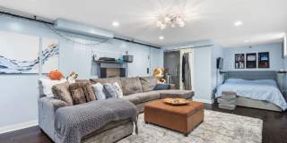 *Beautifully Updated & Unique 1BD/2BA Condo Unit Available in South Side* Gallery 27