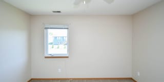 Spacious 2-Bedroom Townhome with Attached Garage in Brandon! Spacious 2-Bedroom Townhome with Attached Garage in Brandon! Gallery 26