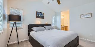 Spacious 4BDR Retreat in Lafayette Gallery 4