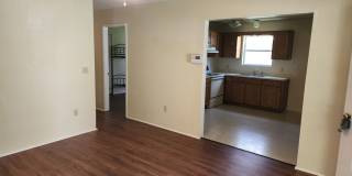 Quaint home located in City Limits Gallery 7
