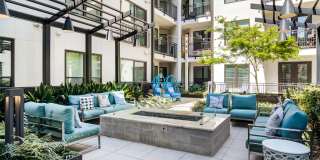 Axis Midtown Gallery 30