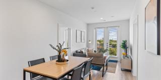 UNITi Montrose Gallery 16