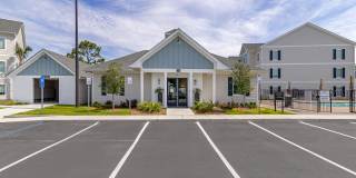 Pointe Grand Apartment Homes Gallery 1