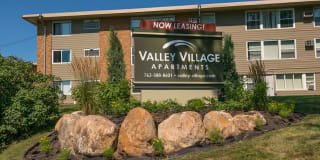 Valley Village Apartments Gallery 20