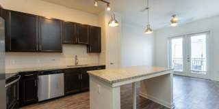 Crest at Park Central Apartments Gallery 10