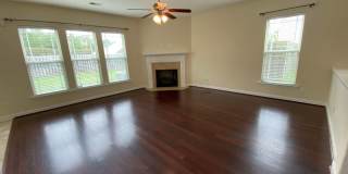 4 bedroom 2.5 bath home with a loft Gallery 7