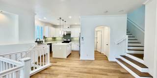 Beautifully Remodel Townhouse with AC & Two Car Garage! Beautifully Remodel Townhouse with AC & Two Car Garage! Gallery 3
