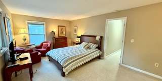 110 ANNAPOLIS Street Gallery 21