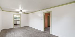 2515 1/2 Sumner Avenue - 2 Gallery 5