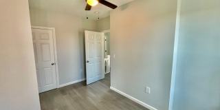 STUDENT HOUSING OPPORTUNITY - Bright and Updated 2 Bedroom 1.5 Bath House in Oakland Gallery 19