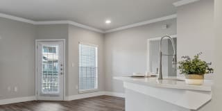 Charleston Apartment Homes Gallery 14