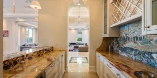 718 N Rodeo Dr Gallery 19