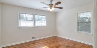 Room in 4 Bedroom Home at Santa Monica Dr Gallery 14