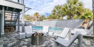 1632 STRAND Street Gallery 18