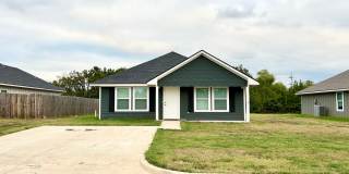 Paved Road/Cozy Home/Convenient location Gallery 1