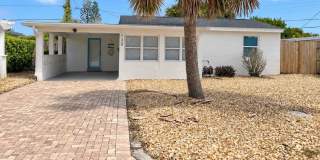 Beachside Bungalow Gallery 1