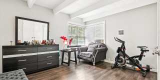 2142 W Rosemont Avenue Gallery 8