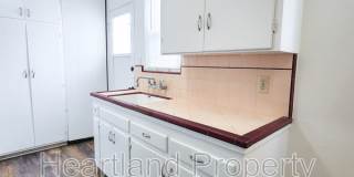 848 1/2 Emerald Street Gallery 5