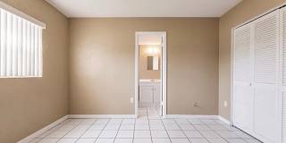 4923 Vincennes Ct Apt 3 Gallery 11