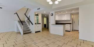Spacious 3 bed 2.5 bath Townhome located in Scottsdale Greens Gallery 5