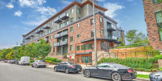 Redmond Square Gallery 24