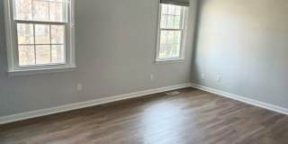 Room in 4 Bedroom Home at N Harrison Ave Gallery 19