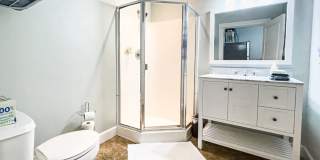 Parkside Suite: Fully Furnished Modern Studio in the Heart of Jacksonville $300 Utility Fee Gallery 26