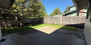 Updated Churchill 3 bedroom 2 bathroom Home Gallery 18