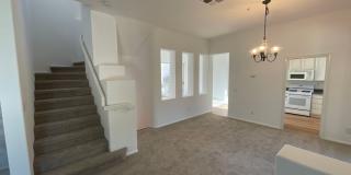 Tustin Del Verde: 3 Bed 2.5 Bath Tri-Level Townhouse Gallery 1