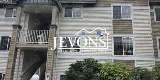 Condo with Swimming Pool and Private Enclosed 1-Car Garage in Klahanie Neighborhood Gallery 34
