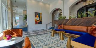 702 E 11th St Gallery 8